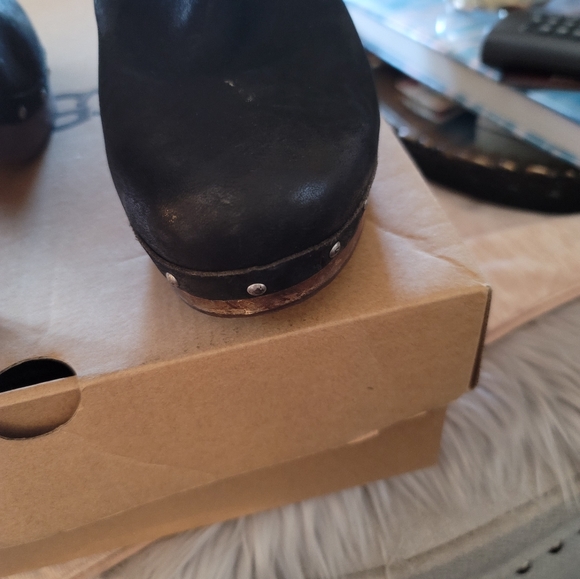 Ugg Lynnea leather , 8 - Picture 2 of 11